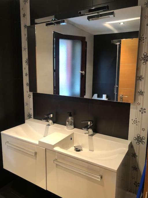 Vivienda De Uso Turistico En El Corazon De Burgos Apartment Bagian luar foto